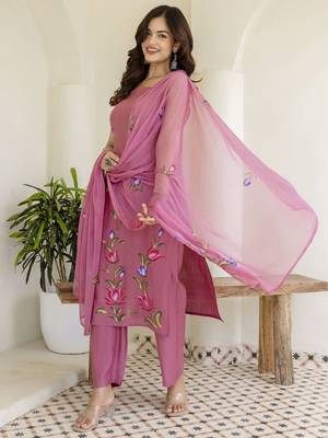 Pink Women Floral Printed Cotton Kurta with Trousers & Dupatta 4