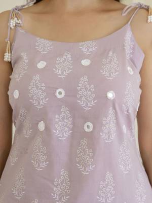 Lavender Women Floral Printed Cotton Kurta with Pyjama & Dupatta 3