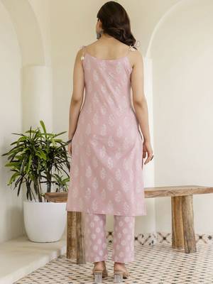 Pink Women Floral Printed Cotton Kurta with Pyjama & Dupatta 5