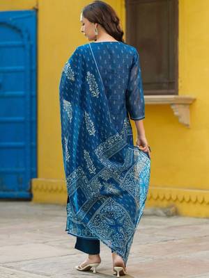 Blue Women Ethnic Motifs Printed Kurta with Trousers & Dupatta Cotton Set 4