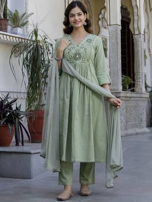 Green Floral Yoke Design V-Neck Empire Aari Work Cotton Kurta with Pyjamas & Dupatta 4