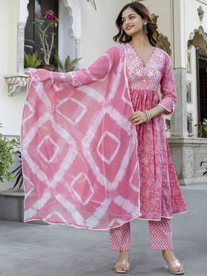 Pink Women Floral Embroidered Thread Work Anarkali Cotton Kurta Trousers & With Dupatta 2