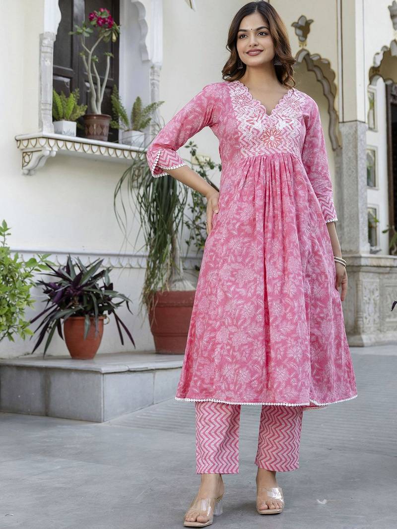 Pink Women Floral Embroidered Thread Work Anarkali Cotton Kurta Trousers & With Dupatta