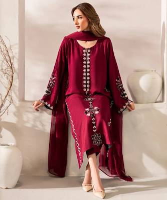 Women's maroon silk blend embroidered straight kurta set with pant and dupatta 4