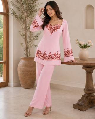 Women's pink georgette embroidered kurti set with pant 3
