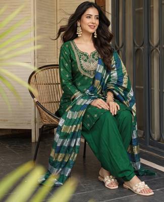 Women's green viscose embroidered straight kurta set with patiala pant and dupatta 3