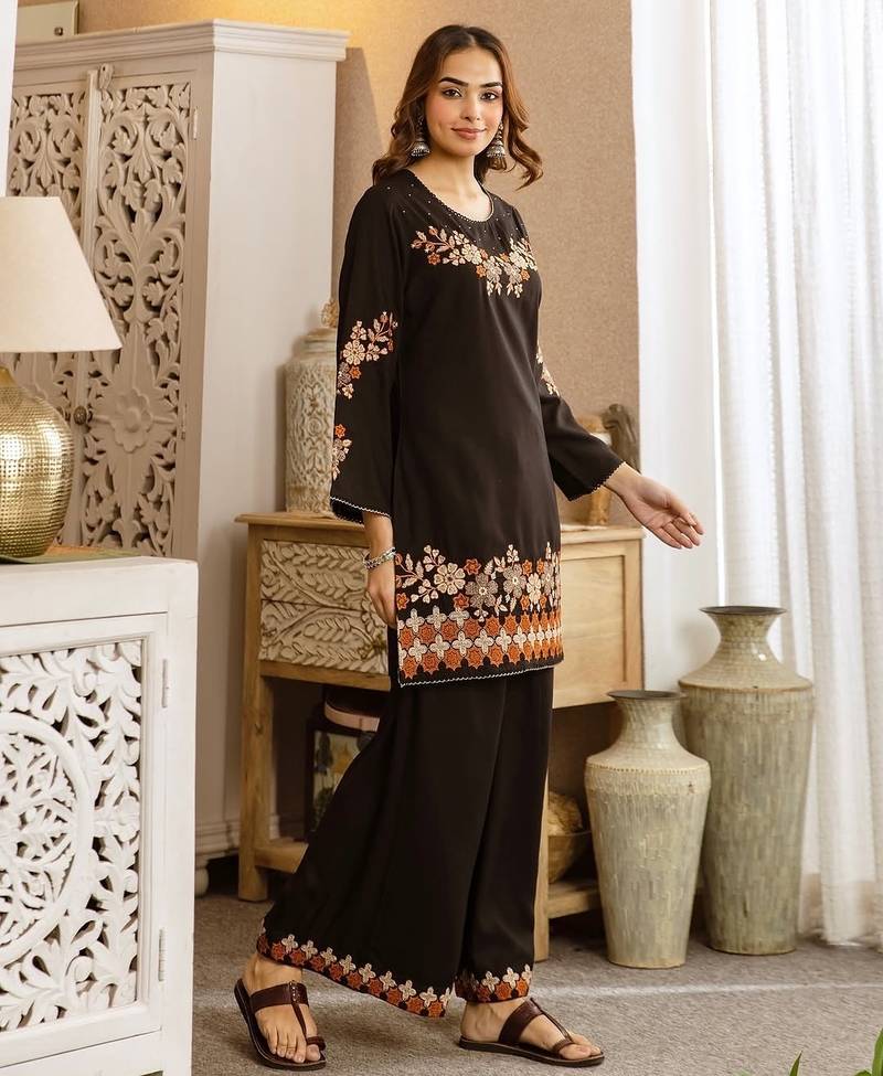 Floral embroidered pure cotton round neck co-ord set