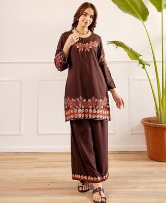 Floral embroidered pure cotton round neck co-ord set 1