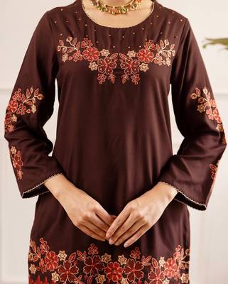 Floral embroidered pure cotton round neck co-ord set 4