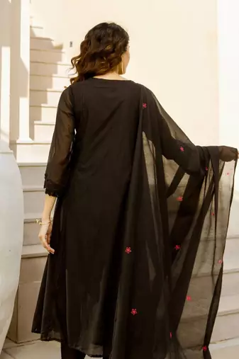 Floral embroidered pure cotton round neck kurta trouser & dupatta set