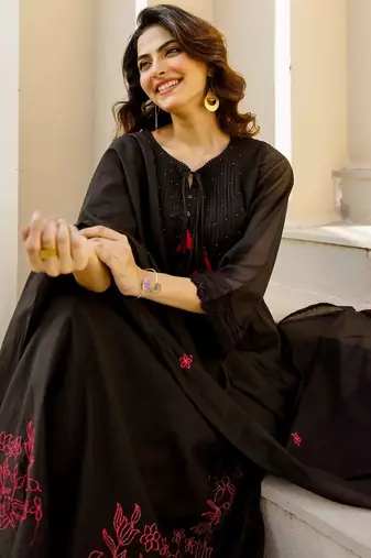 Floral embroidered pure cotton round neck kurta trouser & dupatta set