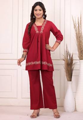 Floral embroidered pure cotton v neck co-ord set 3