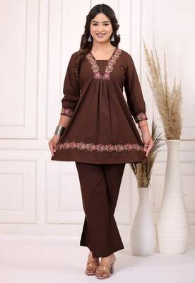 Floral embroidered pure cotton v neck co-ord set 1