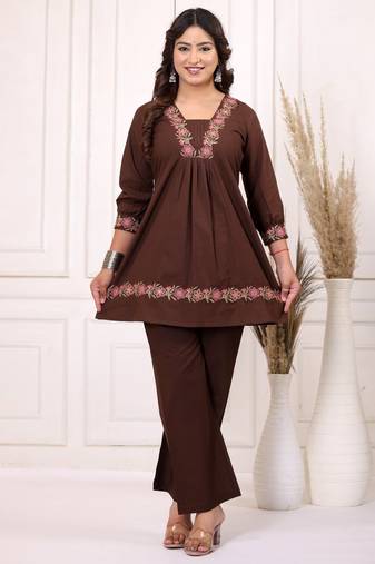 Floral embroidered pure cotton v neck co-ord set