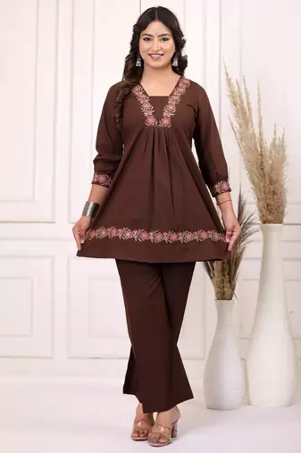 Floral embroidered pure cotton v neck co-ord set