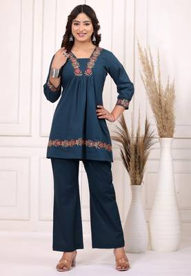 Floral embroidered pure cotton v neck co-ord set 2