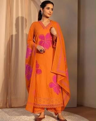Floral printed pure cotton v neck kurta trouser & dupatta set 1