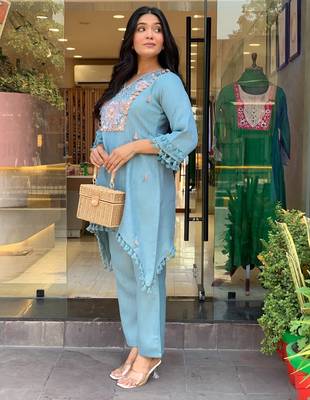 Floral embroidered pure cotton v neck co-ord set 2