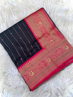 black color rich contrast weaving pallu and border kanchi weaving buttis on border silk blend saree 4