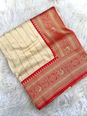 white color rich contrast weaving pallu and border kanchi weaving buttis on border silk blend saree 4