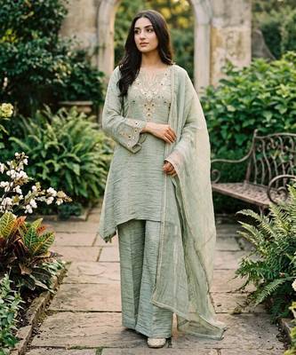 Green silk blend embroidered palazzo set 1