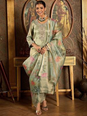 Ethnic Motifs Embroidered Zari Liva Kurta With Trousers & Dupatta 2