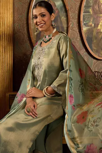 Ethnic Motifs Embroidered Zari Liva Kurta With Trousers & Dupatta