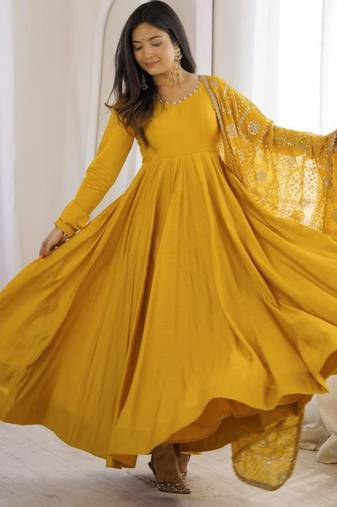 Yellow chanderi embroidered anarkali set