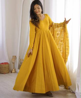 Yellow chanderi embroidered anarkali set 3