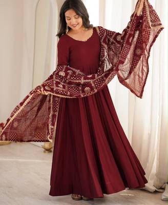 Maroon silk blend embroidered anarkali set 2