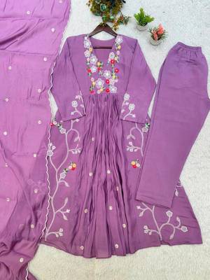 Lavender chanderi embroidered anarkali set 2