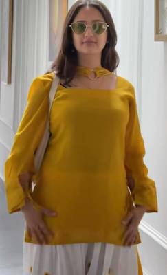 Dark-yellow silk blend embroidered farshi salwar set 3