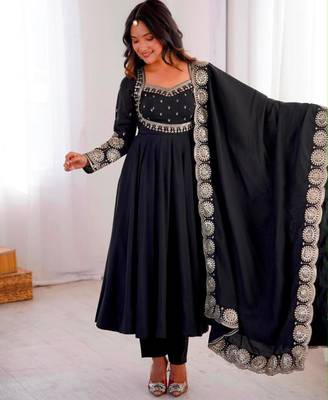 Black silk blend embroidered anarkali set 2