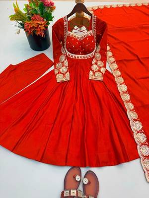 Red silk blend embroidered anarkali set 3