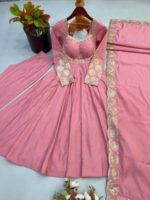 Pink silk blend embroidered anarkali set 3