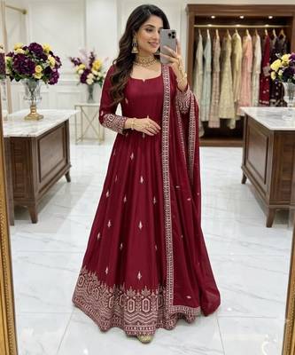 Maroon silk blend embroidered flared gown set 1