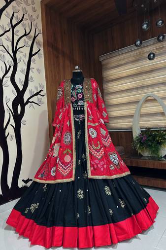 Black Mirror Work With Dori and Latkan attached Cotton Lahenga Choli Set