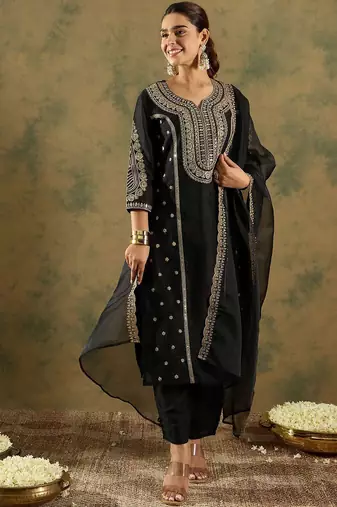 Ethnic Motifs Embroidered Panelled Kurta With Trousers & Dupatta
