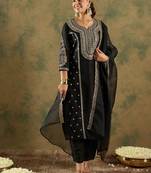 Ethnic Motifs Embroidered Panelled Kurta With Trousers & Dupatta