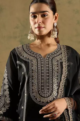 Ethnic Motifs Embroidered Panelled Kurta With Trousers & Dupatta