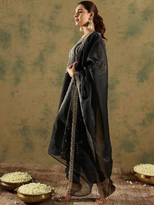 Ethnic Motifs Embroidered Panelled Kurta With Trousers & Dupatta 4