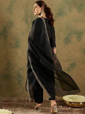 Ethnic Motifs Embroidered Panelled Kurta With Trousers & Dupatta 5