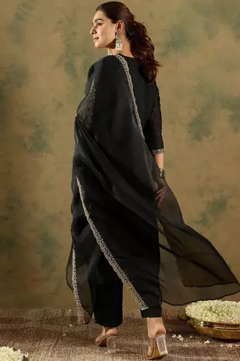 Ethnic Motifs Embroidered Panelled Kurta With Trousers & Dupatta