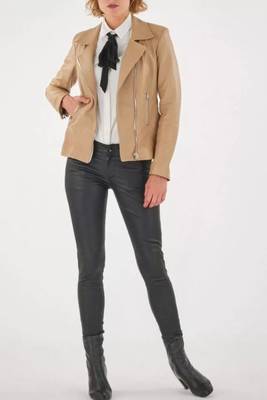 Women’s beige lambskin leather biker jacket straight zipper detail 4
