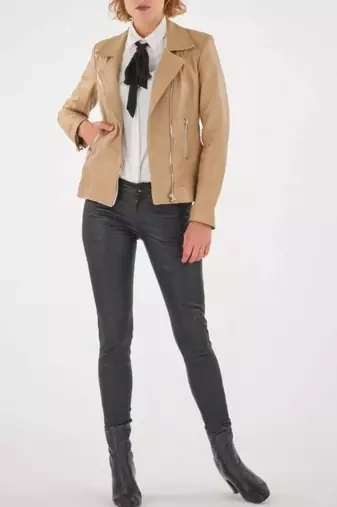 Women’s beige lambskin leather biker jacket straight zipper detail