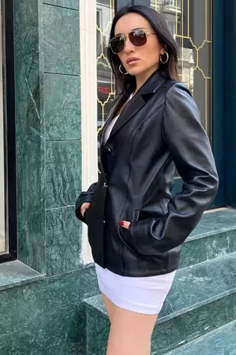 Women’s mid-length leather coat black trench style zipper coat