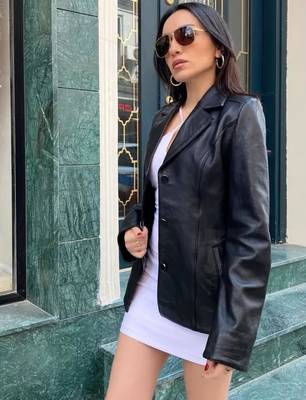 Women’s mid-length leather coat black trench style zipper coat 3
