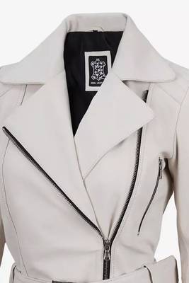 Women’s mid-length belted leather trench-style coat in white 3