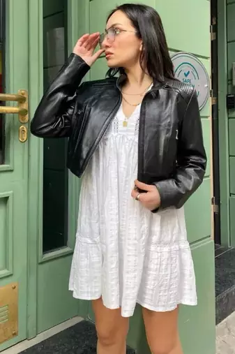 Women’s black lambskin leather short jacket - stright zipp style