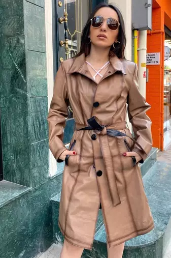 Women’s black furr collar  full-length safari-inspired leather trench coat